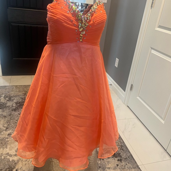 Cantaloupe colour ALYSE Paris Boutique party event dress with sparkling stones - Picture 13 of 16